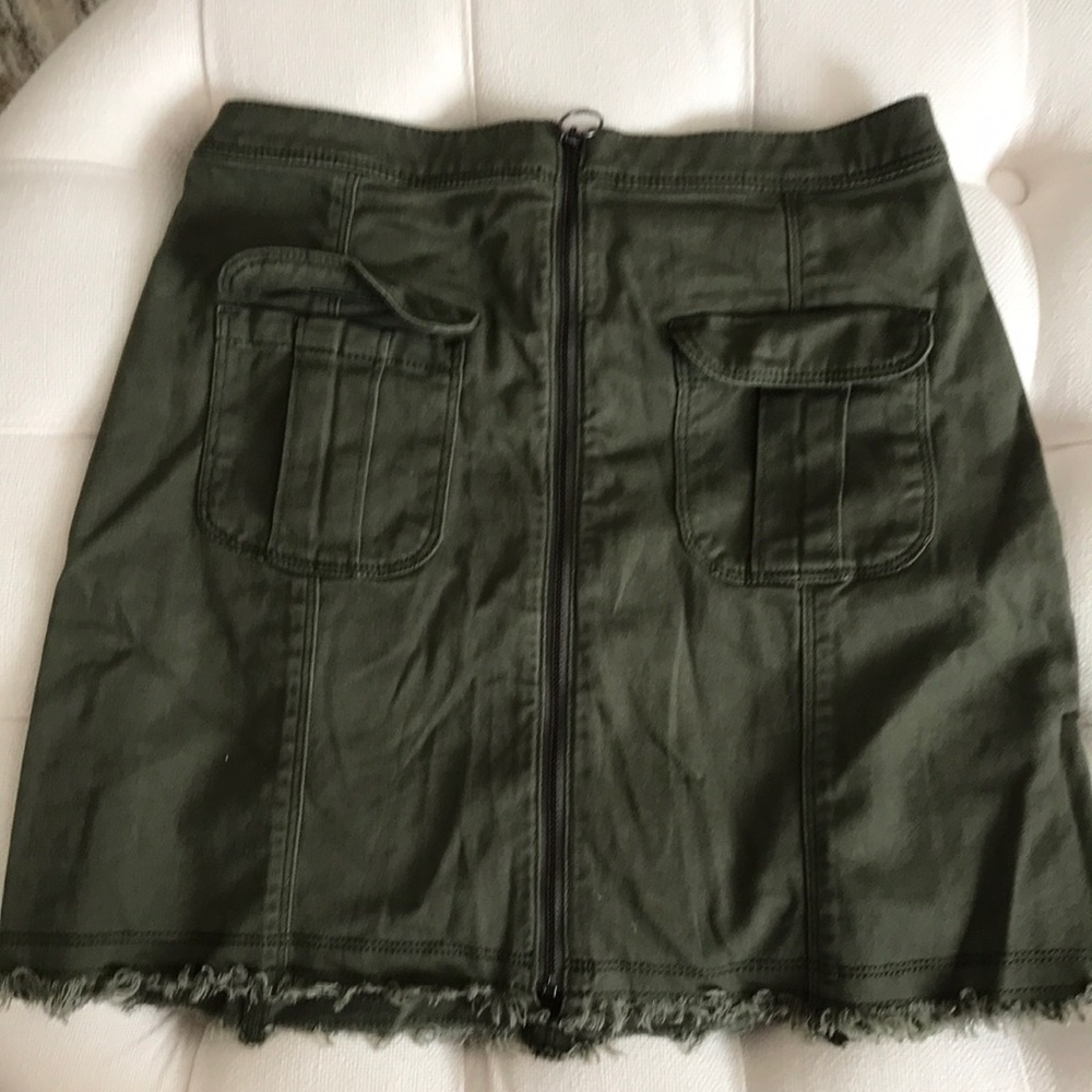 Utility style Army green  Hollister mini skirt with front pockets and zipper EUC